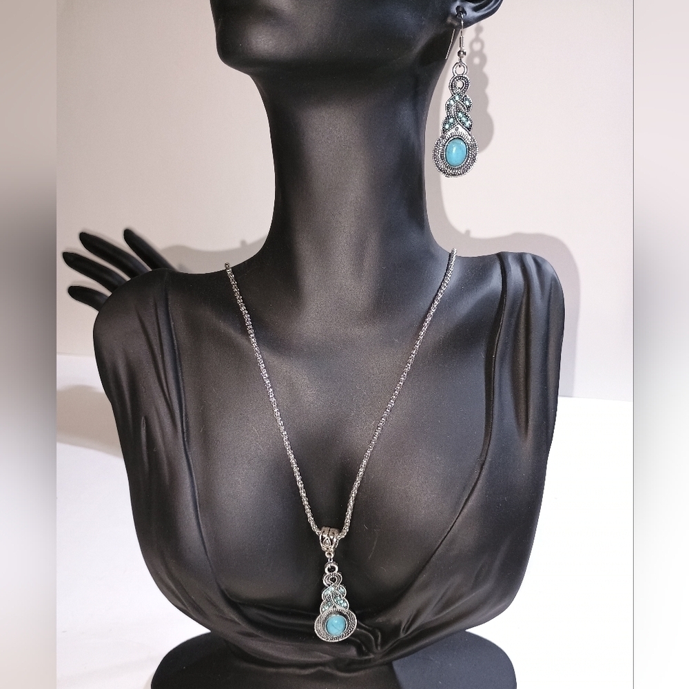 Elegant Turquoise and Silver Toned Earrings And Necklace Set